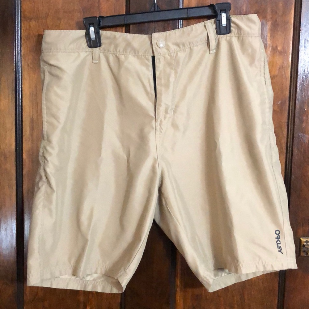 Oakley Hybrid Shorts Size 36 Tan Khaki